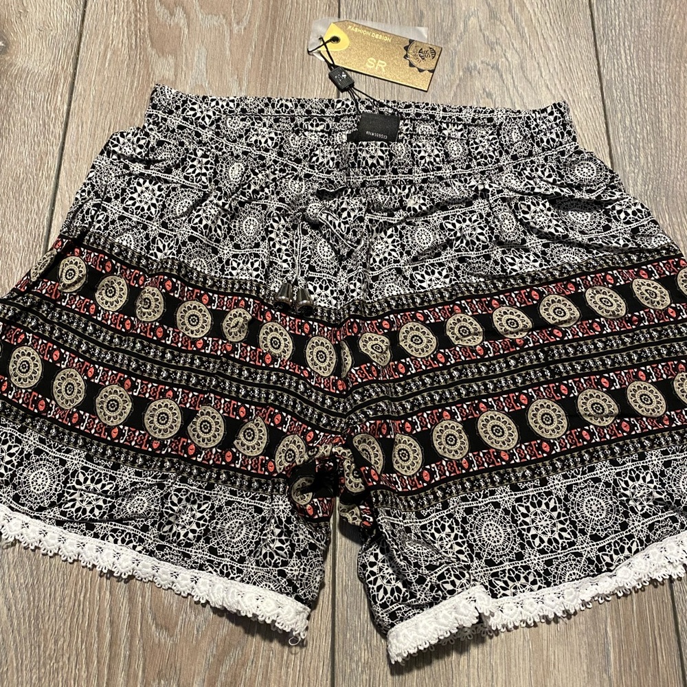 NWT SR shorts size small